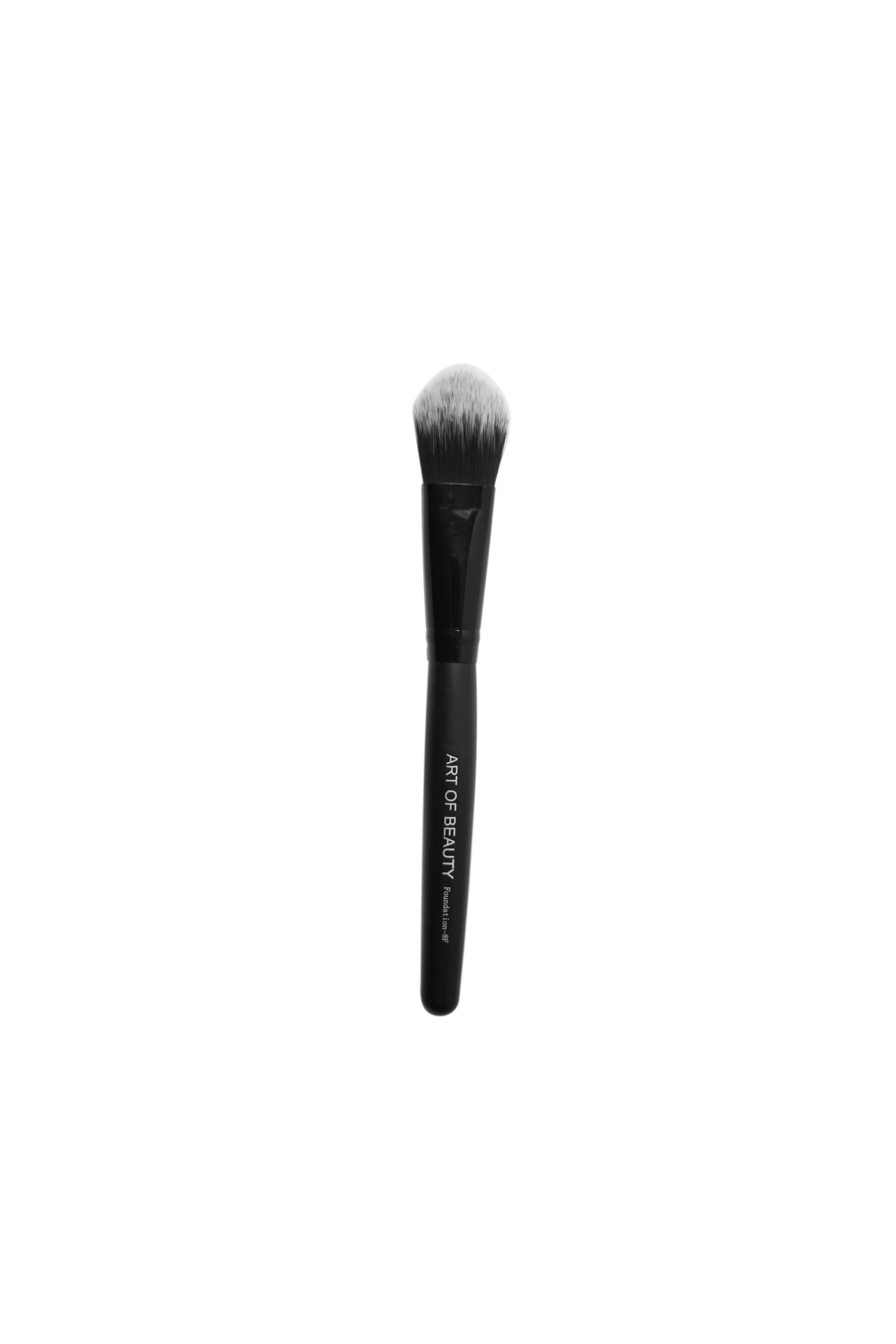 8F Foundation Brush